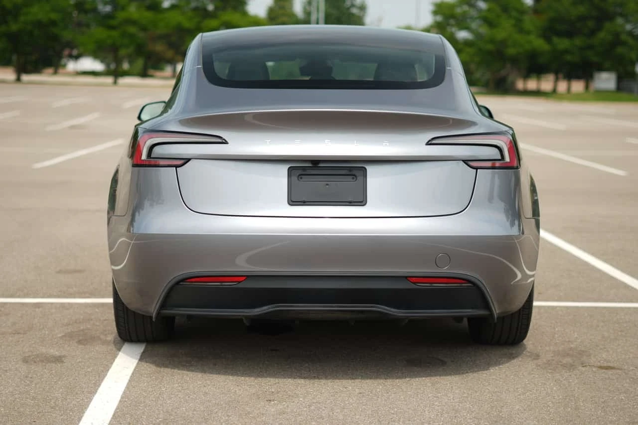 Tesla Model 3 * RWD * CARFAX * ��� ������������ ������ | Mobile.bg � ����������� 4