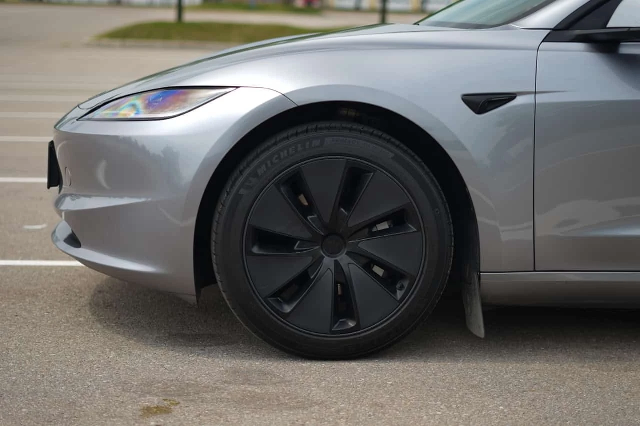 Tesla Model 3 * RWD * CARFAX * ��� ������������ ������ | Mobile.bg � ����������� 7