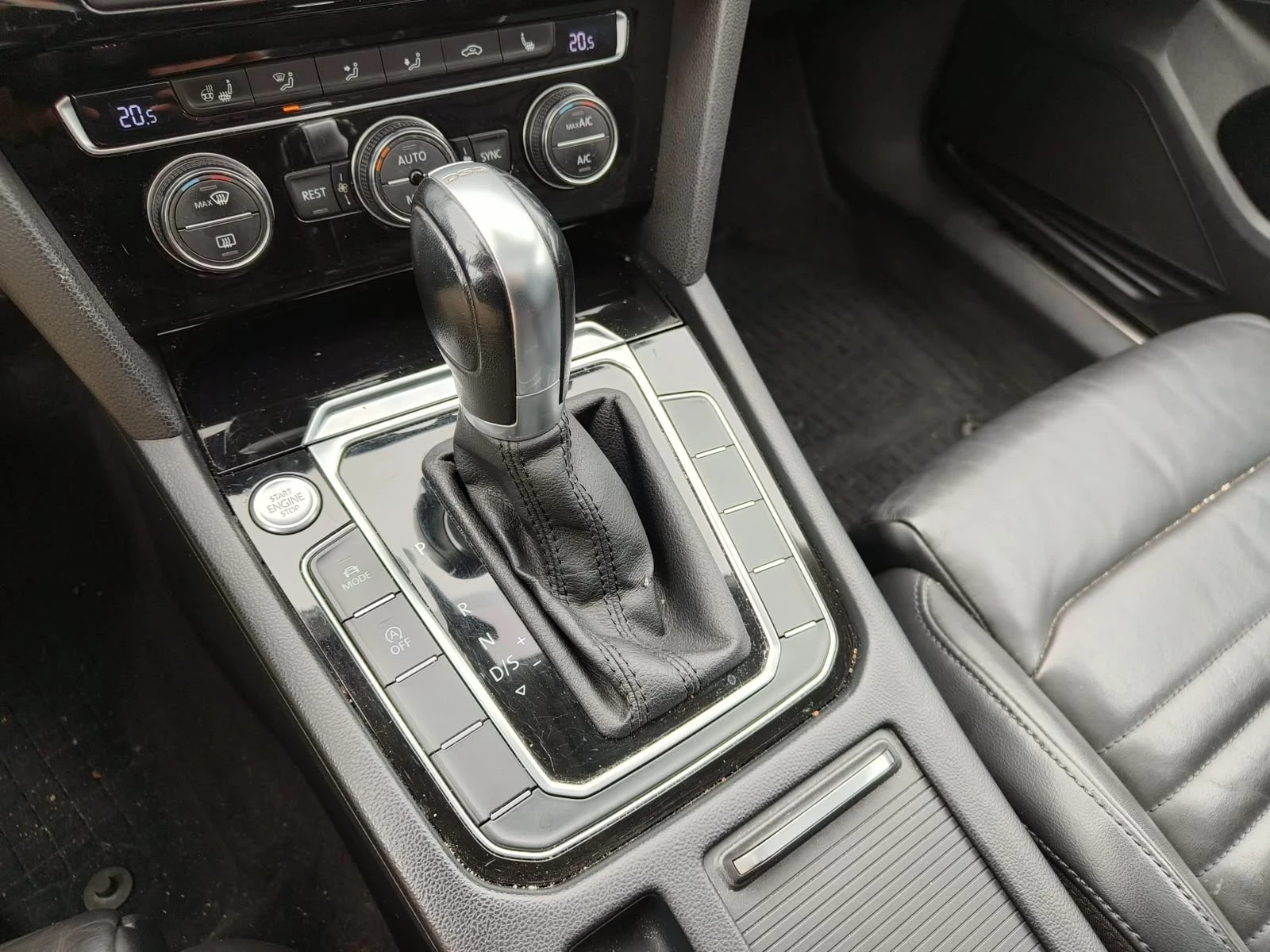 VW Passat * 2.0TDI* DIGITAL* FULL* , снимка 10 - Автомобили и джипове - 56414524