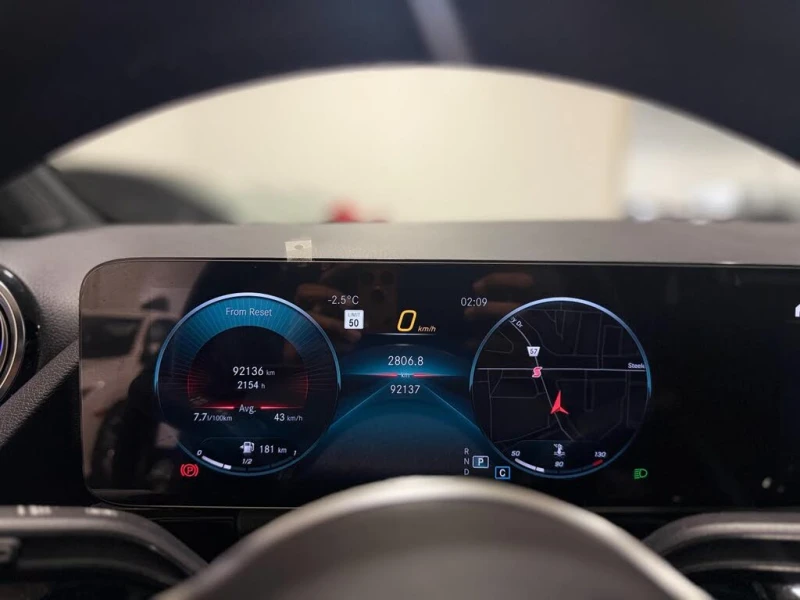 Mercedes-Benz GLA 250 4MATIC* AMG* DISTRONIC* 360 КАМЕРИ* ПАНО* КЕЙЛЕС, снимка 10 - Автомобили и джипове - 53354678