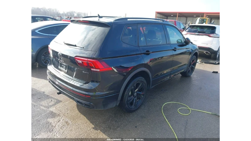 VW Tiguan R-LINE* PANORAMA* , снимка 3 - Автомобили и джипове - 53419632