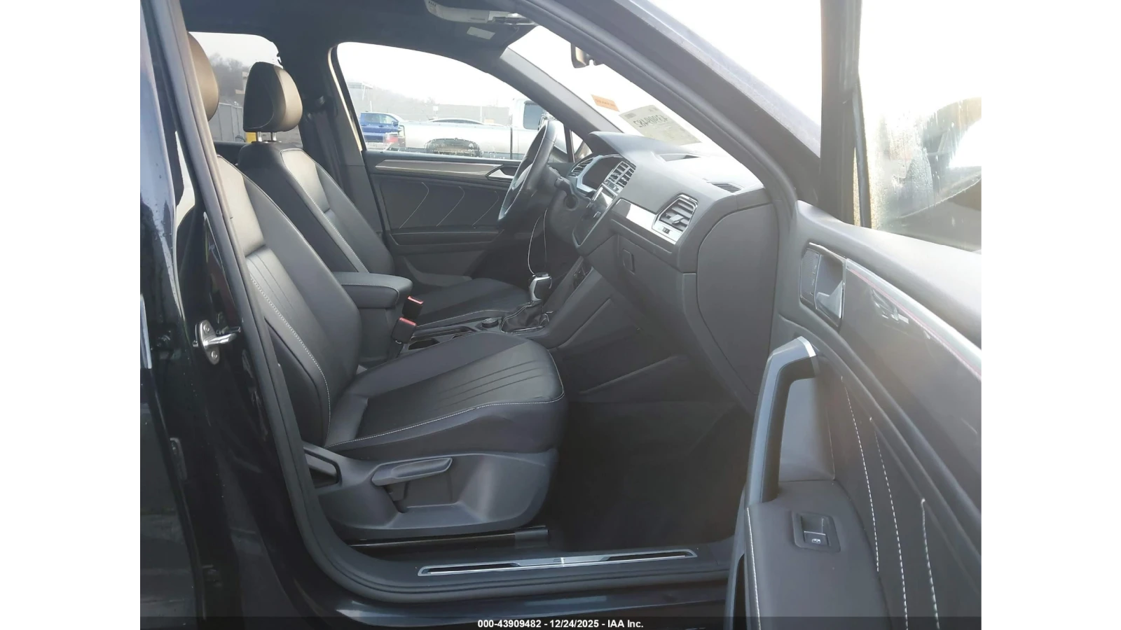 VW Tiguan R-LINE* PANORAMA*  - изображение 9