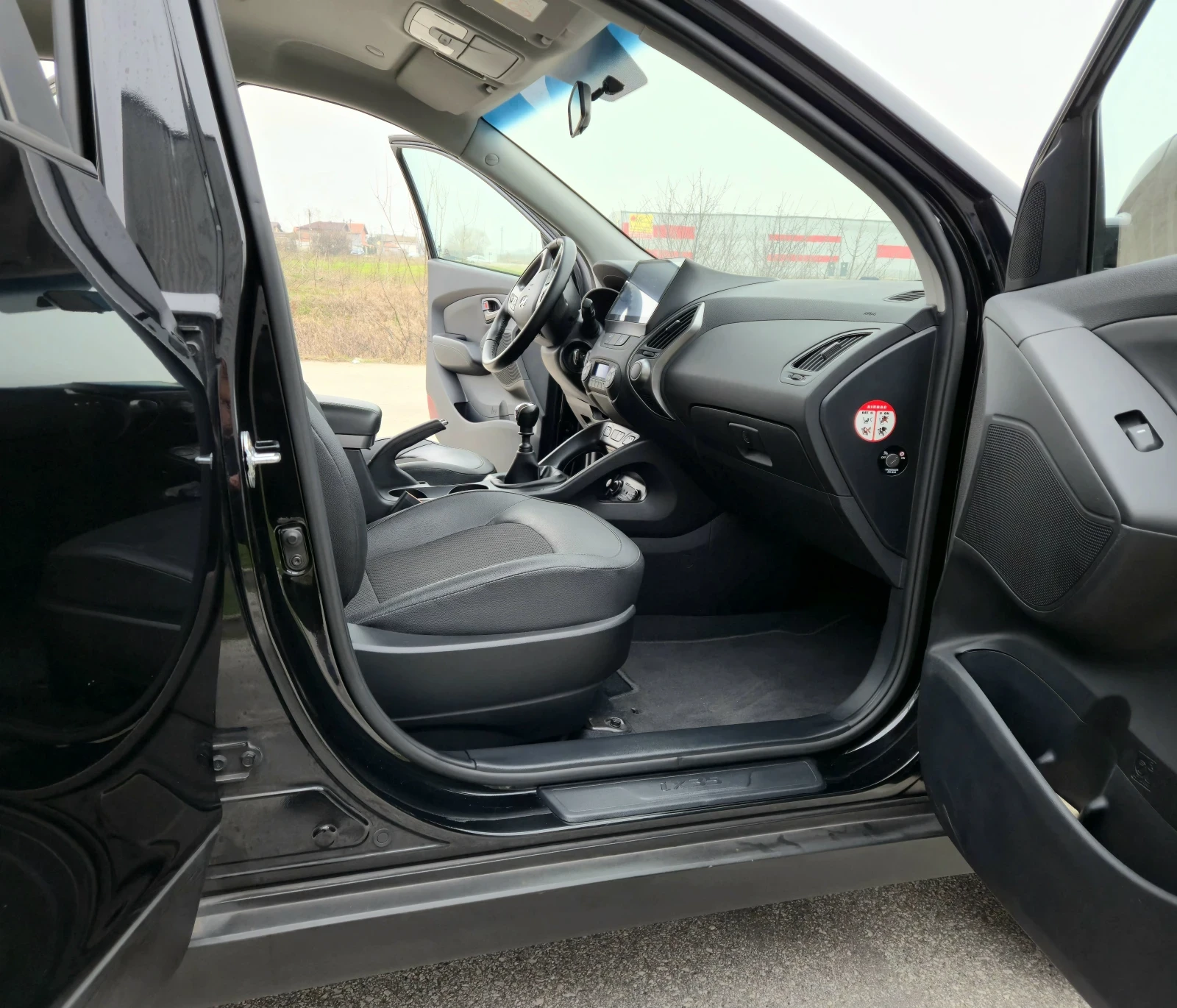 Hyundai IX35 ФЕЙСЛИФТ 2.0CRDI 136кс 4WD NAVI 2015r CARPLAY WAZE, снимка 9 - Автомобили и джипове - 53661311