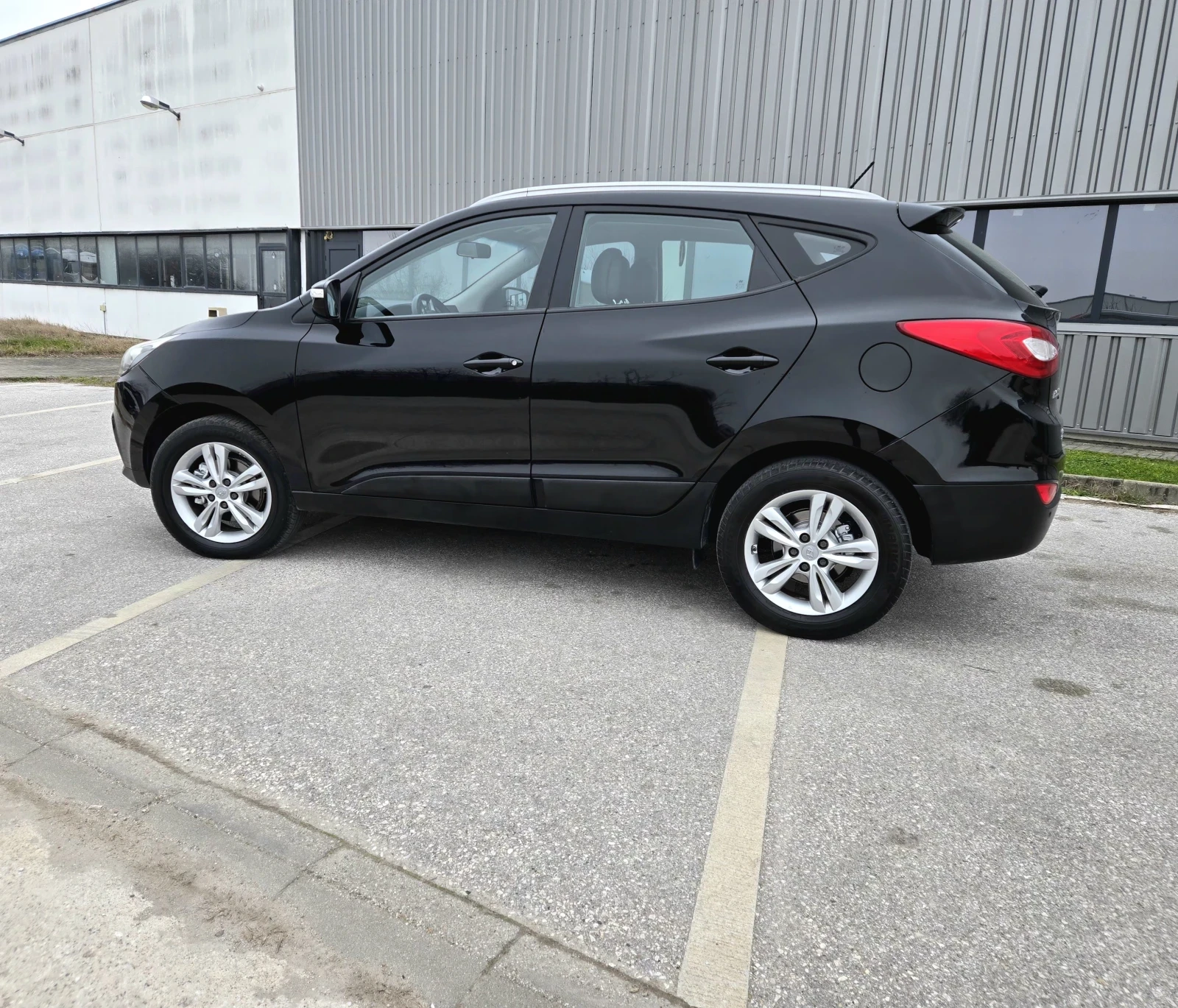 Hyundai IX35 ФЕЙСЛИФТ 2.0CRDI 136кс 4WD NAVI 2015r CARPLAY WAZE, снимка 4 - Автомобили и джипове - 53661311