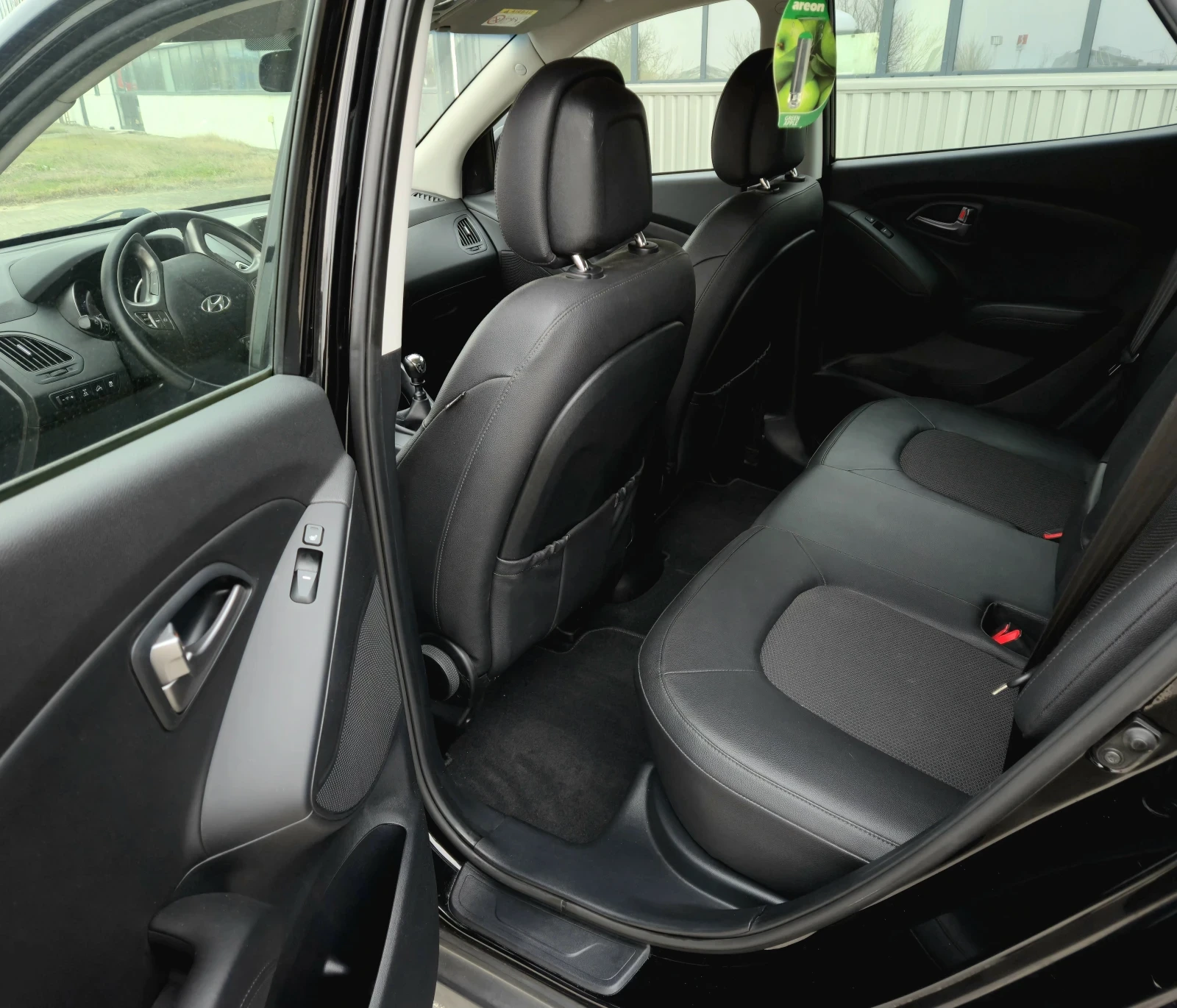 Hyundai IX35 ФЕЙСЛИФТ 2.0CRDI 136кс 4WD NAVI 2015r CARPLAY WAZE, снимка 10 - Автомобили и джипове - 53661311