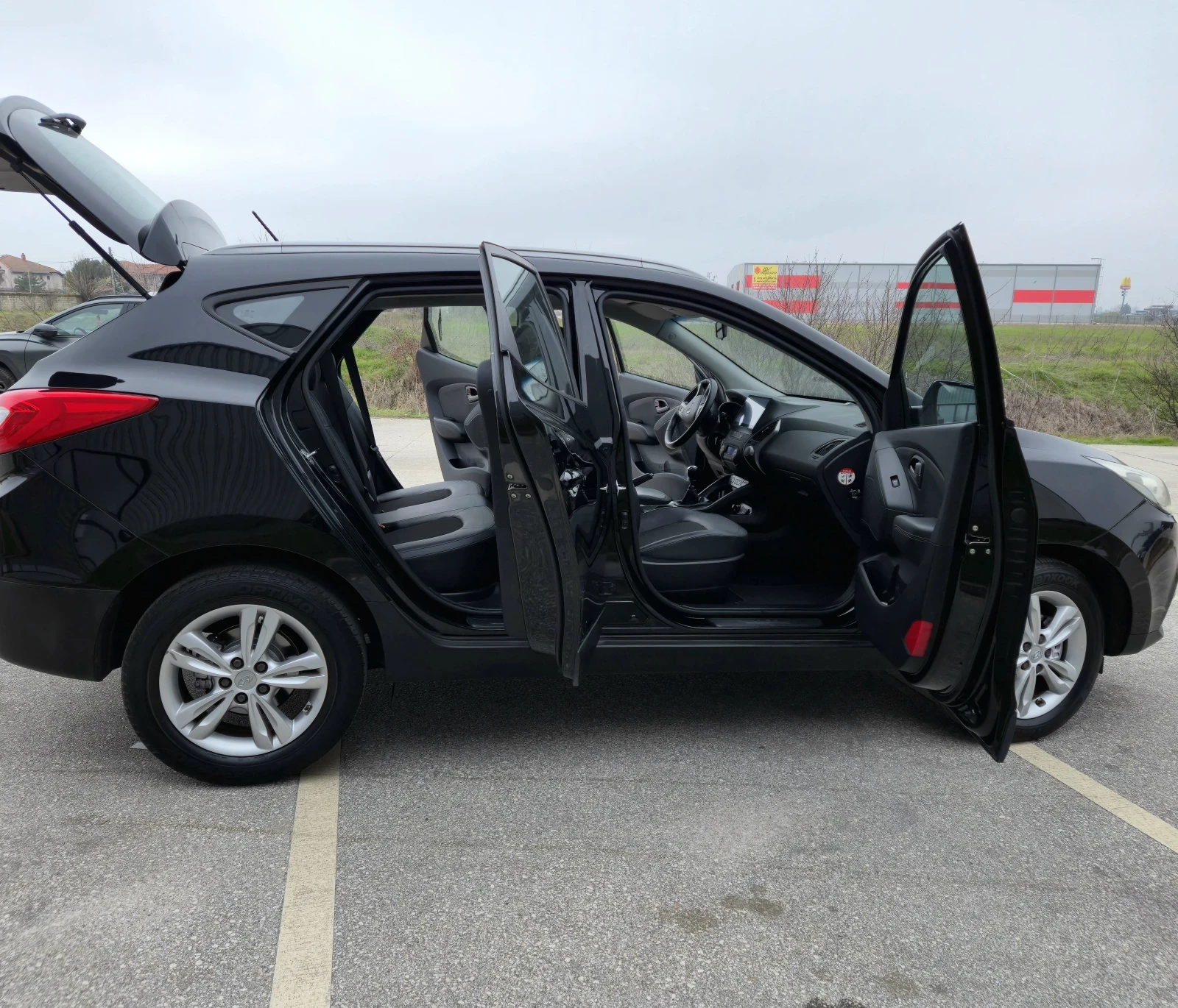 Hyundai IX35 ФЕЙСЛИФТ 2.0CRDI 136кс 4WD NAVI 2015r CARPLAY WAZE, снимка 7 - Автомобили и джипове - 53661311