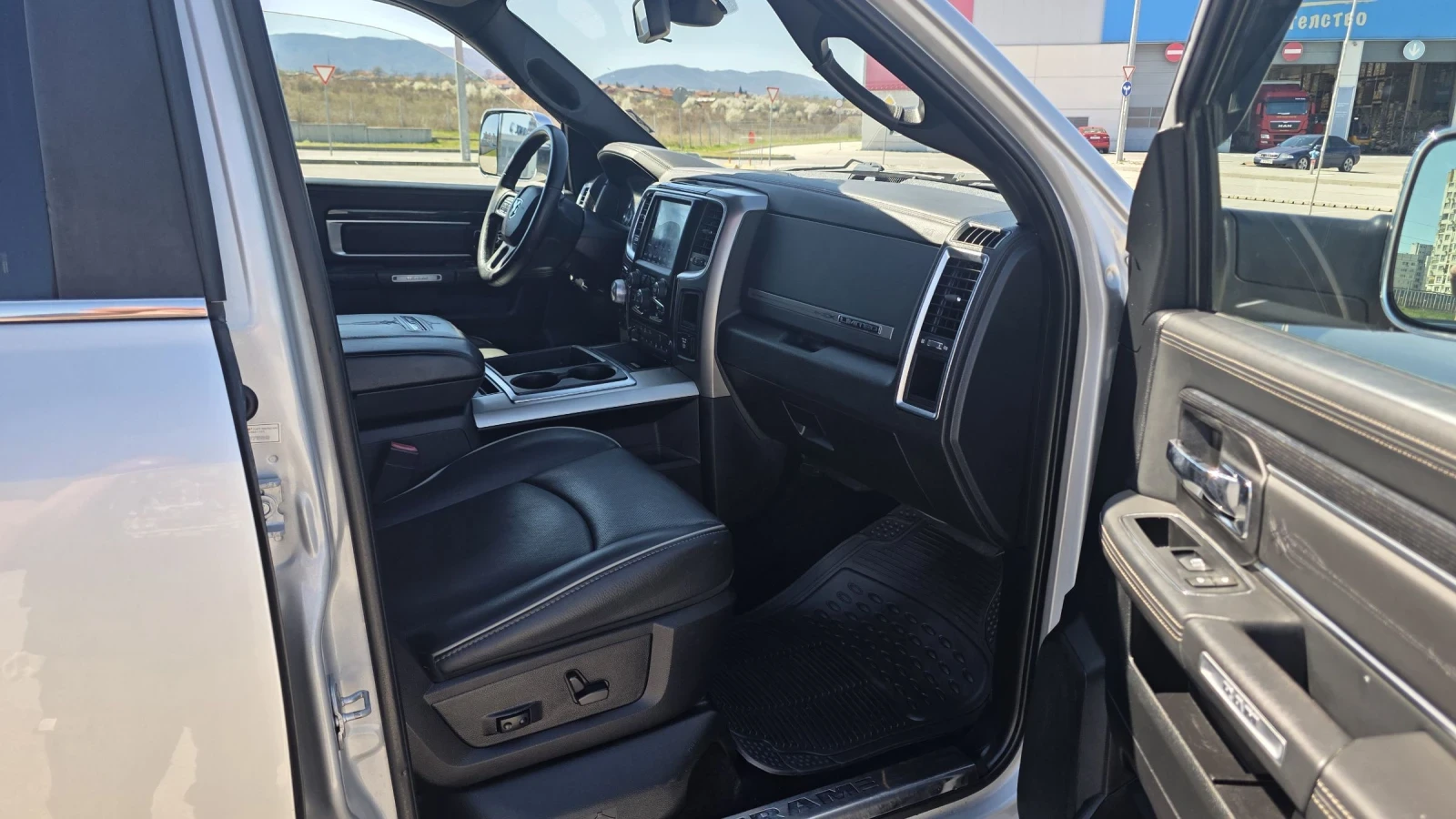 Dodge RAM 1500 Limited 5.7 Hemi, снимка 14 - Автомобили и джипове - 54359896