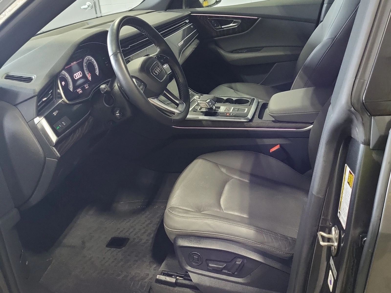 Audi Q8 Progressiv * CARFAX * АВТО КРЕДИТ * ЦЕНА ДО БГ * , снимка 7 - Автомобили и джипове - 54444493