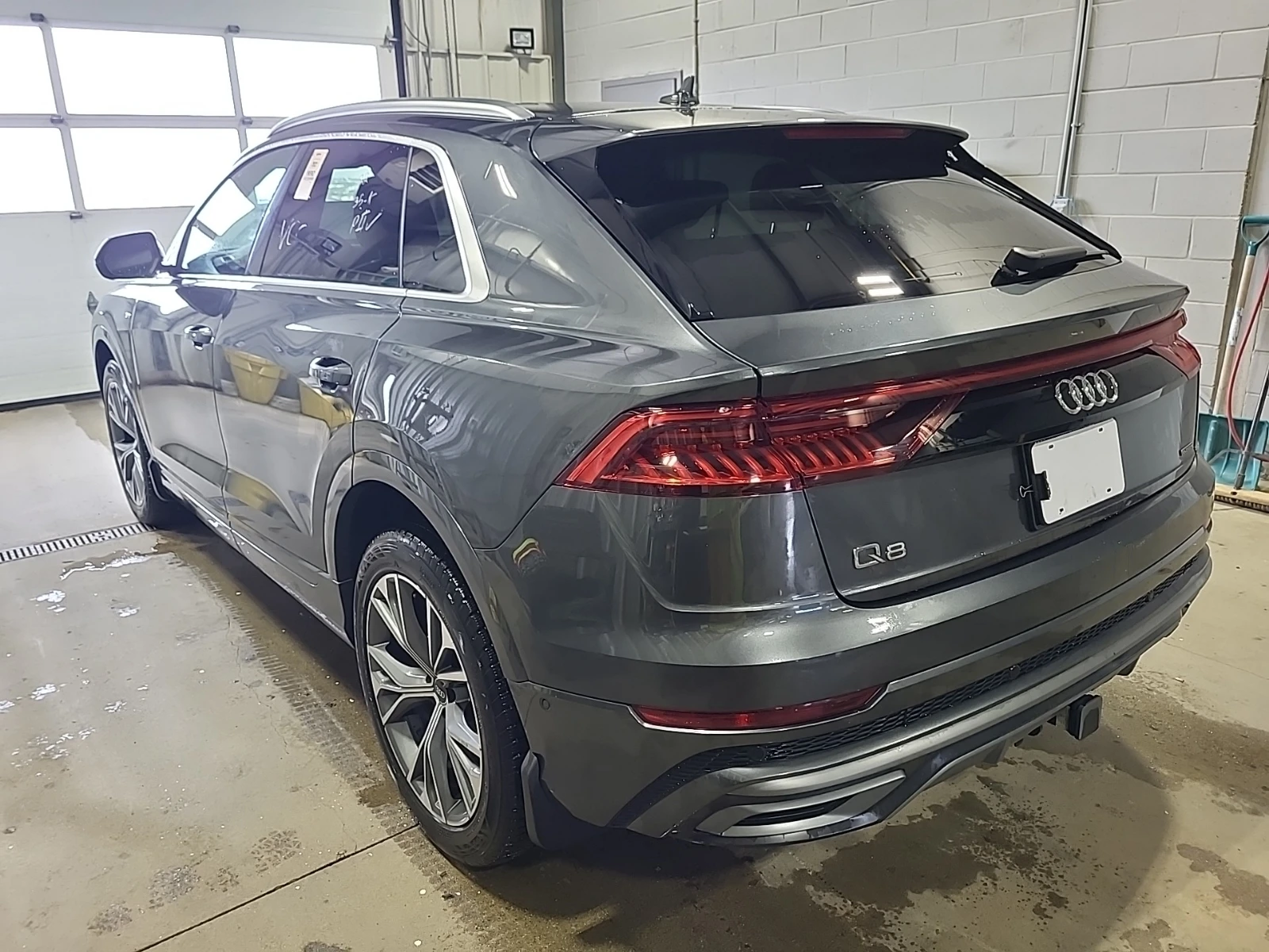 Audi Q8 Progressiv * CARFAX * АВТО КРЕДИТ * ЦЕНА ДО БГ * , снимка 4 - Автомобили и джипове - 54444493