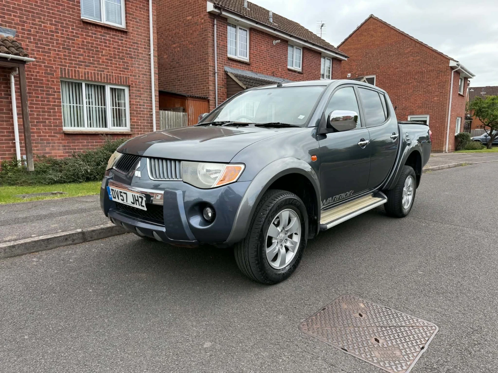 Mitsubishi L200, снимка 2 - Автомобили и джипове - 54552152