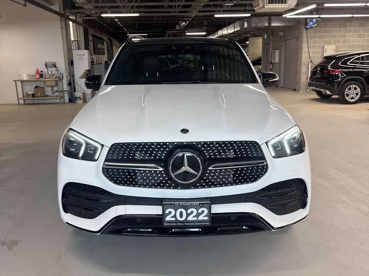 Mercedes-Benz GLE 450 BURMESTER * PANO * KEYLESS *  ПОДГРЕВИ * CARFAX, снимка 6 - Автомобили и джипове - 54647803