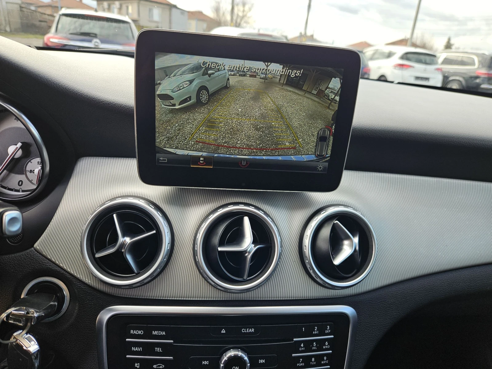 Mercedes-Benz GLA 220 2.2-136ks-4x4, снимка 11 - Автомобили и джипове - 54660398