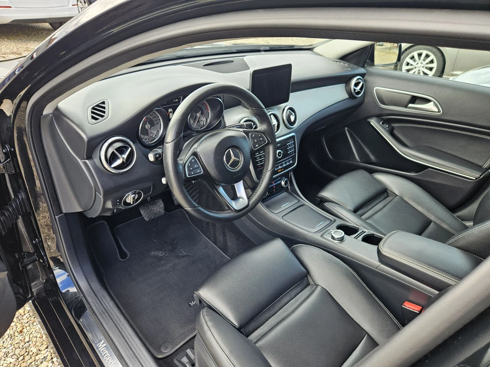 Mercedes-Benz GLA 220 2.2-136ks-4x4, снимка 7 - Автомобили и джипове - 54660398