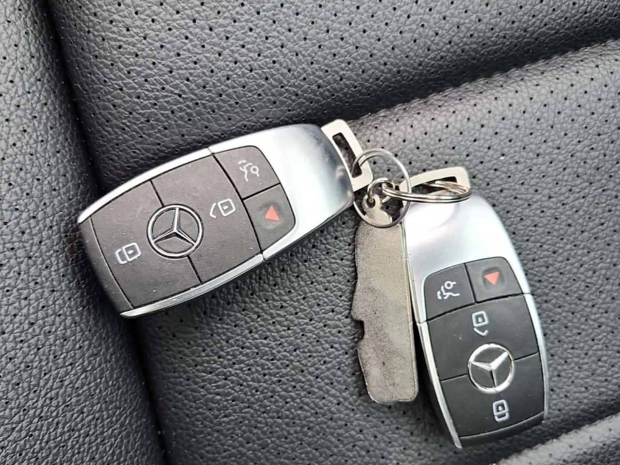 Mercedes-Benz GLE 350 * CARFAX * 2 КЛЮЧА * ПАНОРАМА * АВТОКРЕДИТ * , снимка 7 - Автомобили и джипове - 55007752