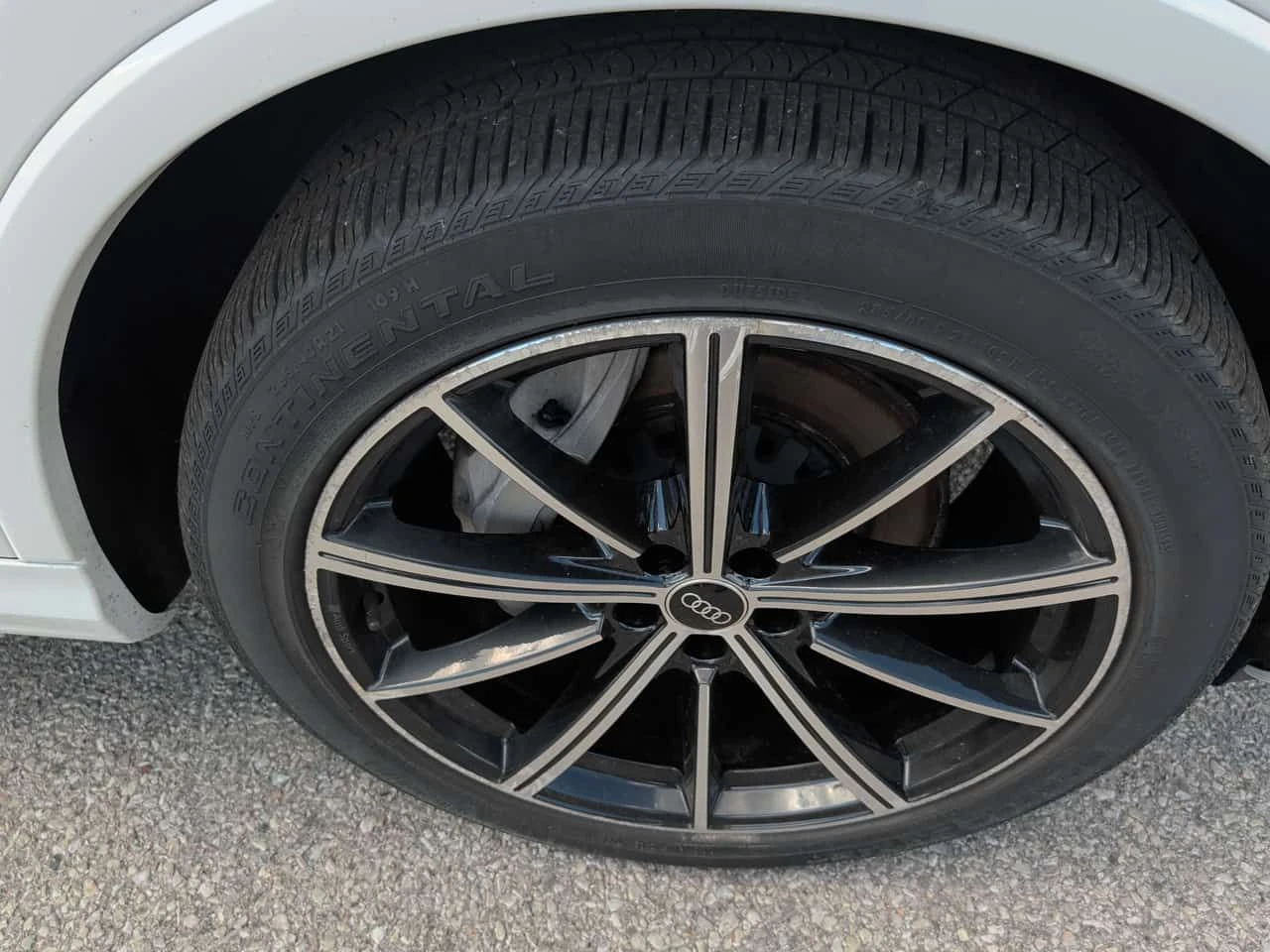 Audi Q7 * Komfort * CARFAX * БЕЗ ПЪРВОНАЧАЛНА ВНОСКА, снимка 16 - Автомобили и джипове - 55076536