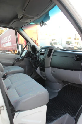 VW Crafter 2.5 TDI  ФУРГОН С РЕГИСТРАЦИЯ  , снимка 10