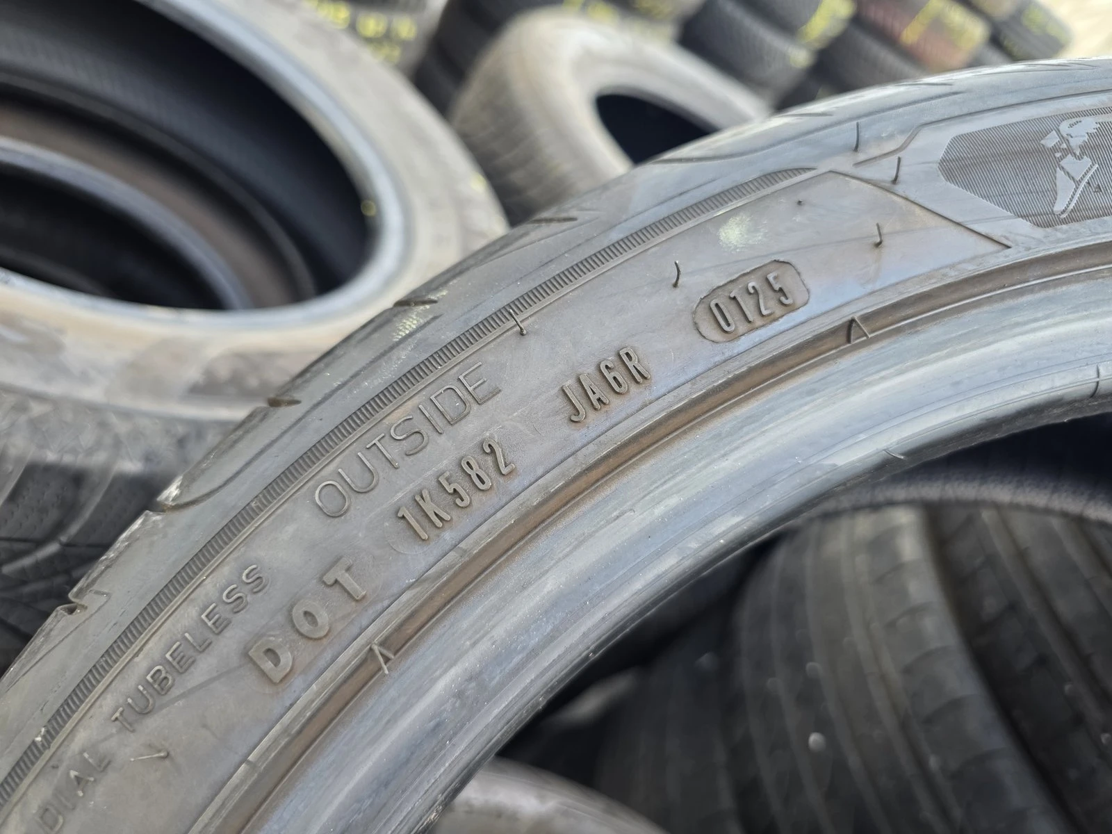 Гуми Летни 225/45R19, снимка 8 - Гуми и джанти - 56731039
