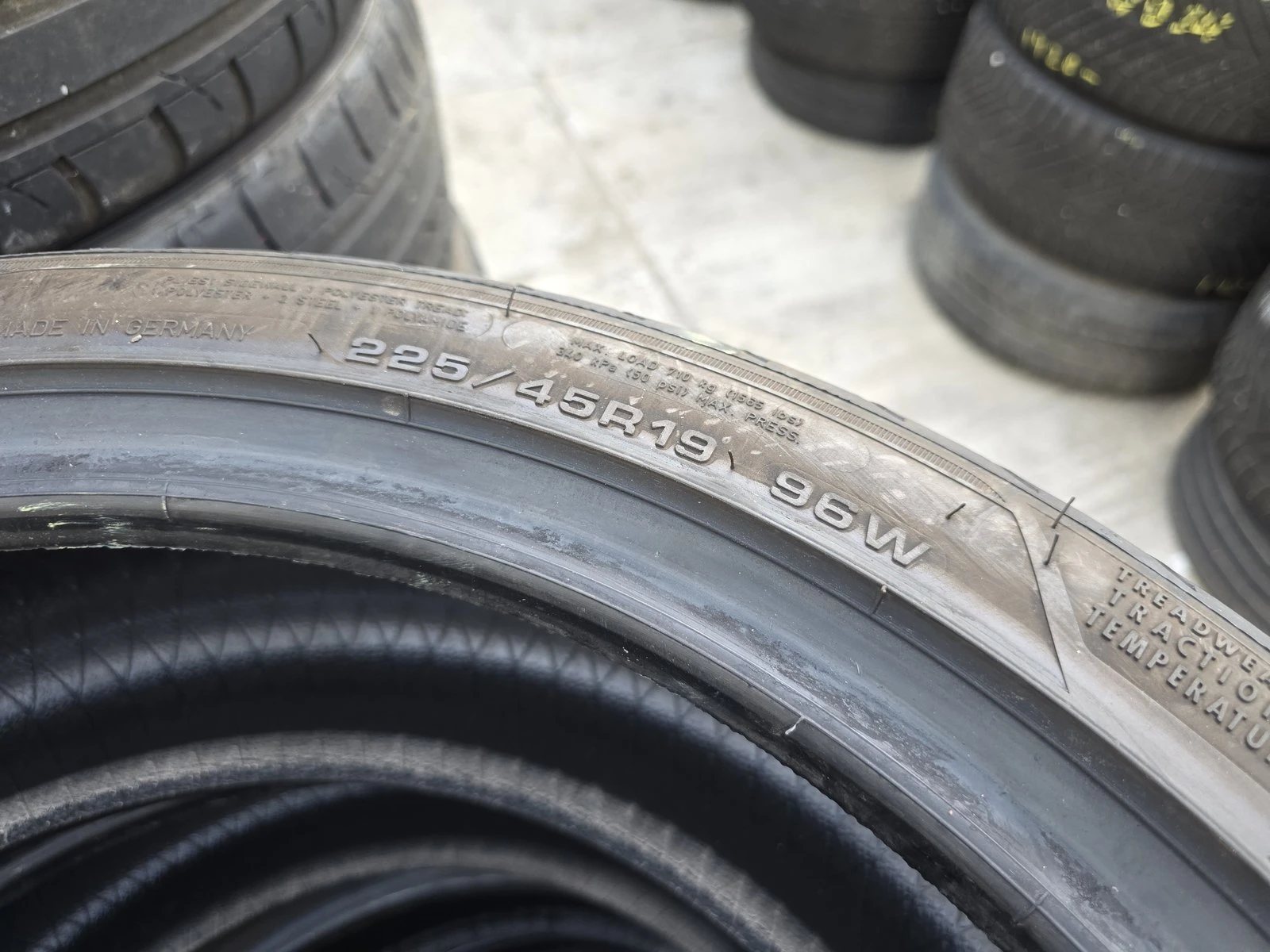 Гуми Летни 225/45R19, снимка 6 - Гуми и джанти - 56731039