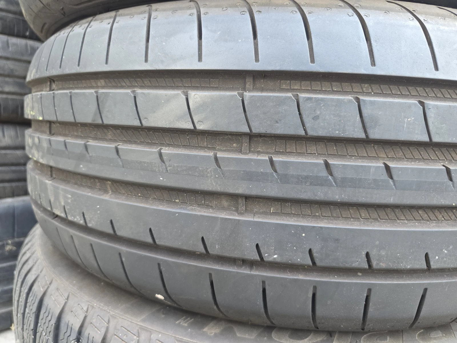 Гуми Летни 225/45R19, снимка 4 - Гуми и джанти - 56731039