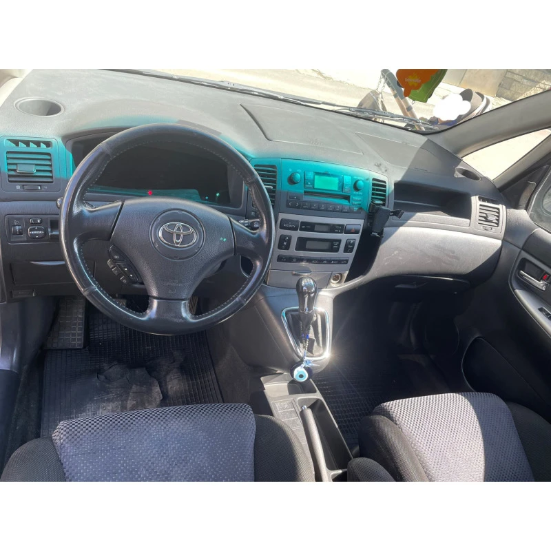 Toyota Corolla verso 2.0, снимка 7 - Автомобили и джипове - 47614718