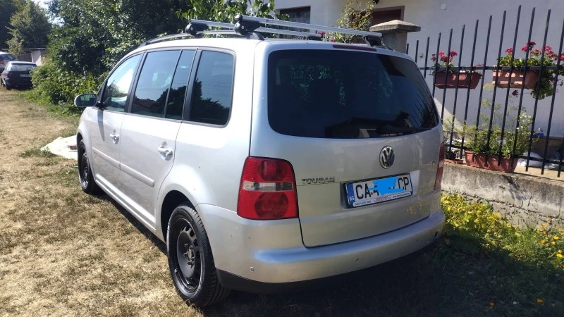 VW Touran, снимка 8 - Автомобили и джипове - 47358557