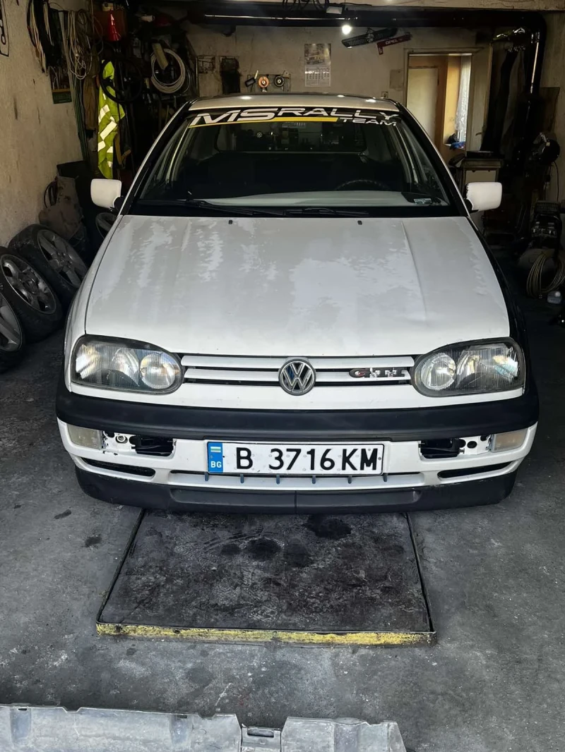 VW Golf, снимка 1 - Автомобили и джипове - 48092447