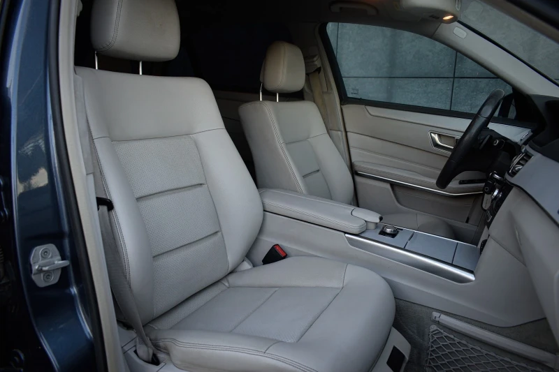 Mercedes-Benz E 250 4matic , LED , РЕАЛНИ КМ!!!, снимка 13 - Автомобили и джипове - 51103664
