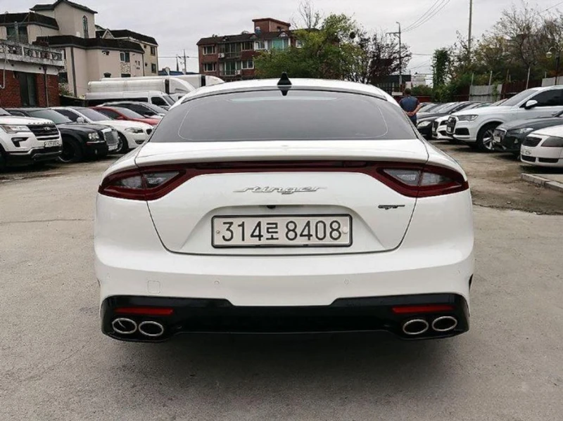 Kia Stinger 2.0 Turbo 2WD * НАЙ-ДОБРА ЦЕНА В БЪЛГАРИЯ* , снимка 5 - Автомобили и джипове - 51966945