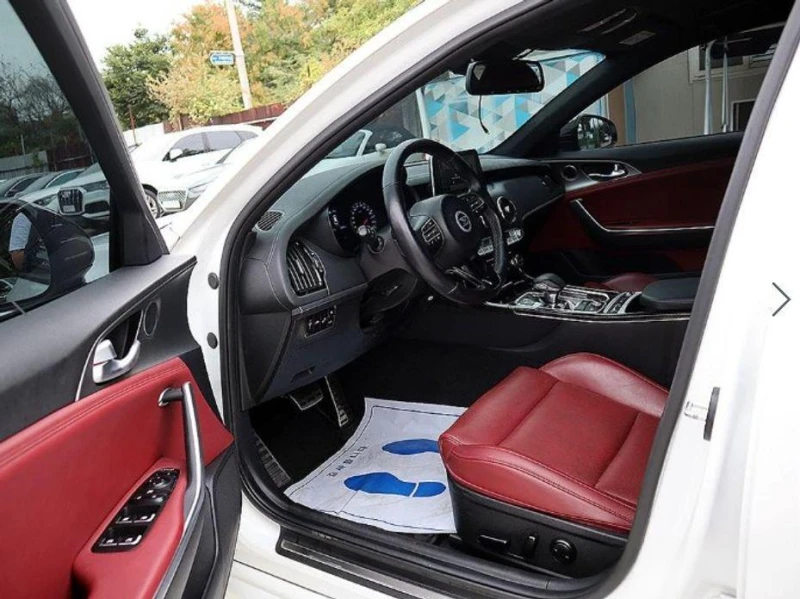 Kia Stinger 2.0 Turbo 2WD * НАЙ-ДОБРА ЦЕНА В БЪЛГАРИЯ* , снимка 6 - Автомобили и джипове - 51966945