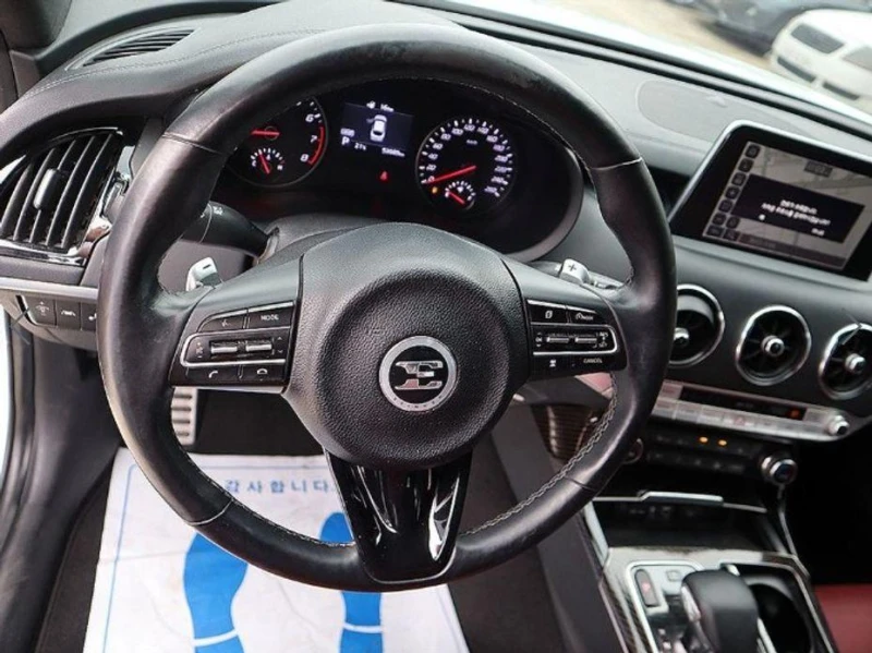 Kia Stinger 2.0 Turbo 2WD * НАЙ-ДОБРА ЦЕНА В БЪЛГАРИЯ* , снимка 8 - Автомобили и джипове - 51966945