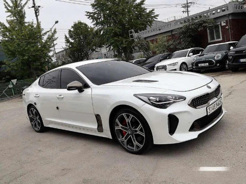 Kia Stinger 2.0 Turbo 2WD * НАЙ-ДОБРА ЦЕНА В БЪЛГАРИЯ* , снимка 3 - Автомобили и джипове - 51966945