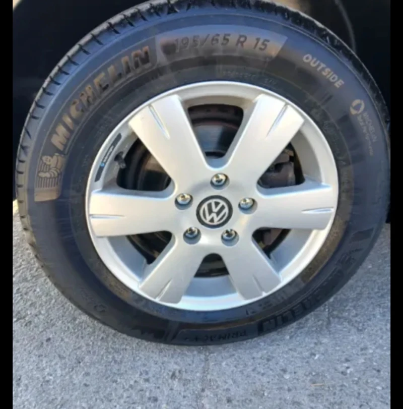 VW Touran, снимка 13 - Автомобили и джипове - 52353403