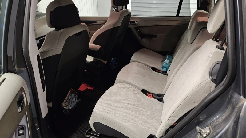 Citroen C4 Picasso 1.6 HDI, снимка 11 - Автомобили и джипове - 52399943