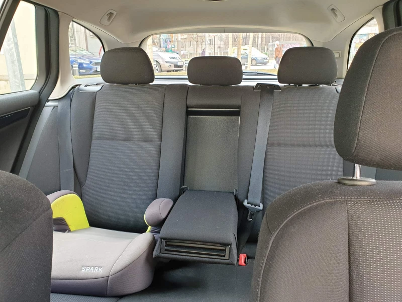 Mercedes-Benz C 220 CDI, снимка 3 - Автомобили и джипове - 52530451