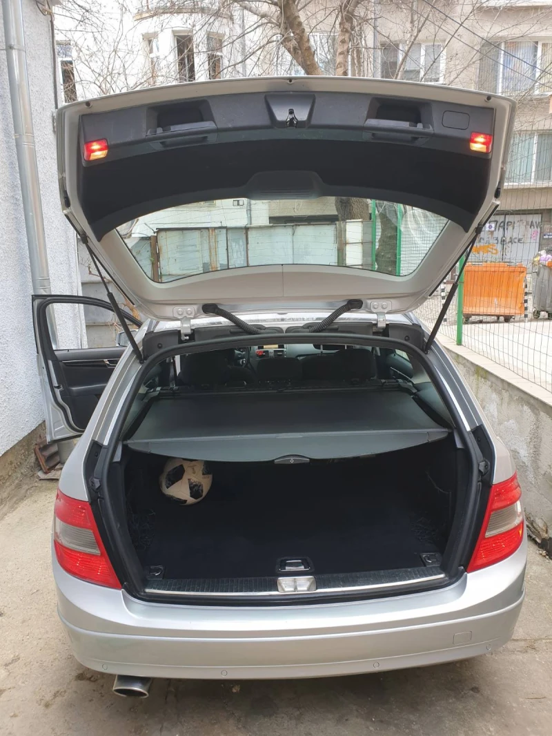 Mercedes-Benz C 220 CDI, снимка 7 - Автомобили и джипове - 52530451