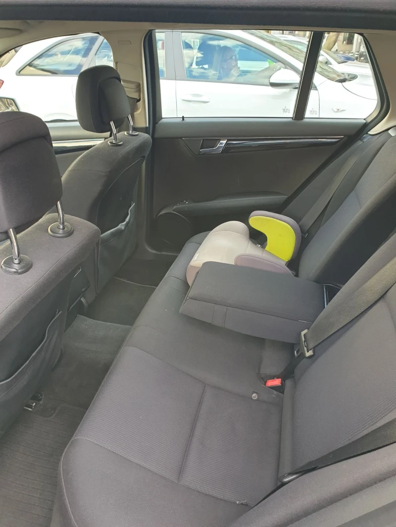 Mercedes-Benz C 220 CDI, снимка 11 - Автомобили и джипове - 52530451