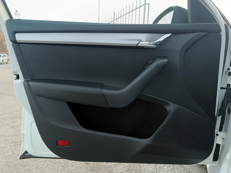 Skoda Octavia 1.6TDI 90k.c, снимка 13 - Автомобили и джипове - 52824155