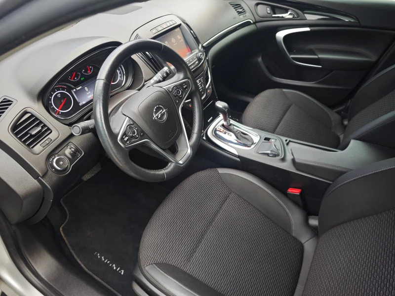 Opel Insignia 2.0iTurbo/Avtomat/4X4/FaceLift/FULL, снимка 6 - Автомобили и джипове - 53396694