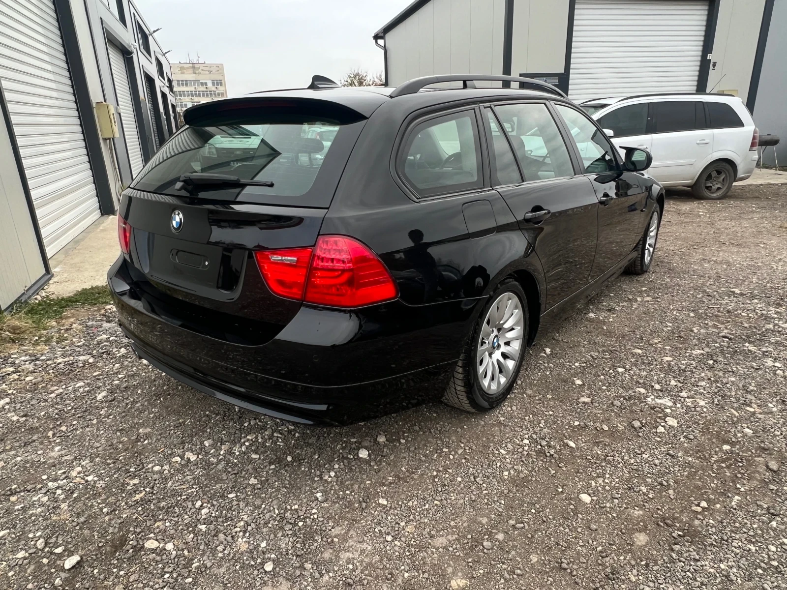 BMW 320 2.0d - изображение 3