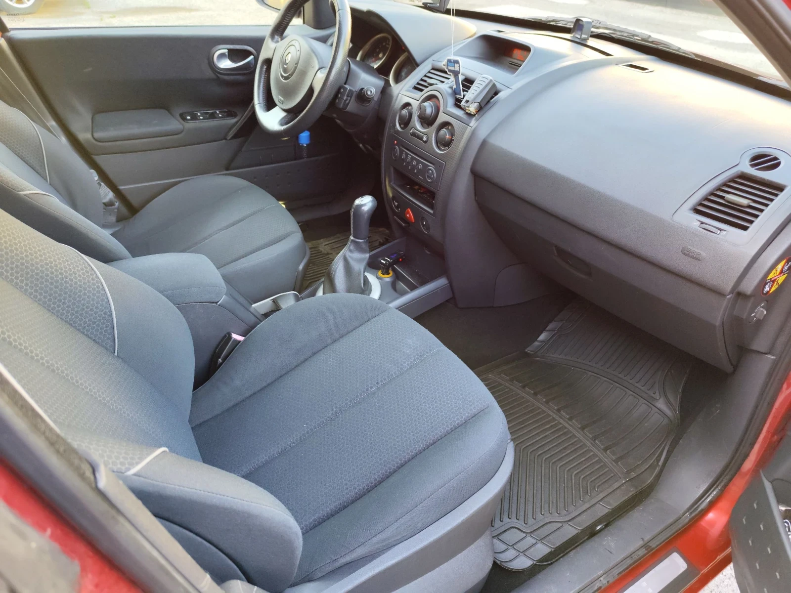 Renault Megane 1.6 16v - изображение 8