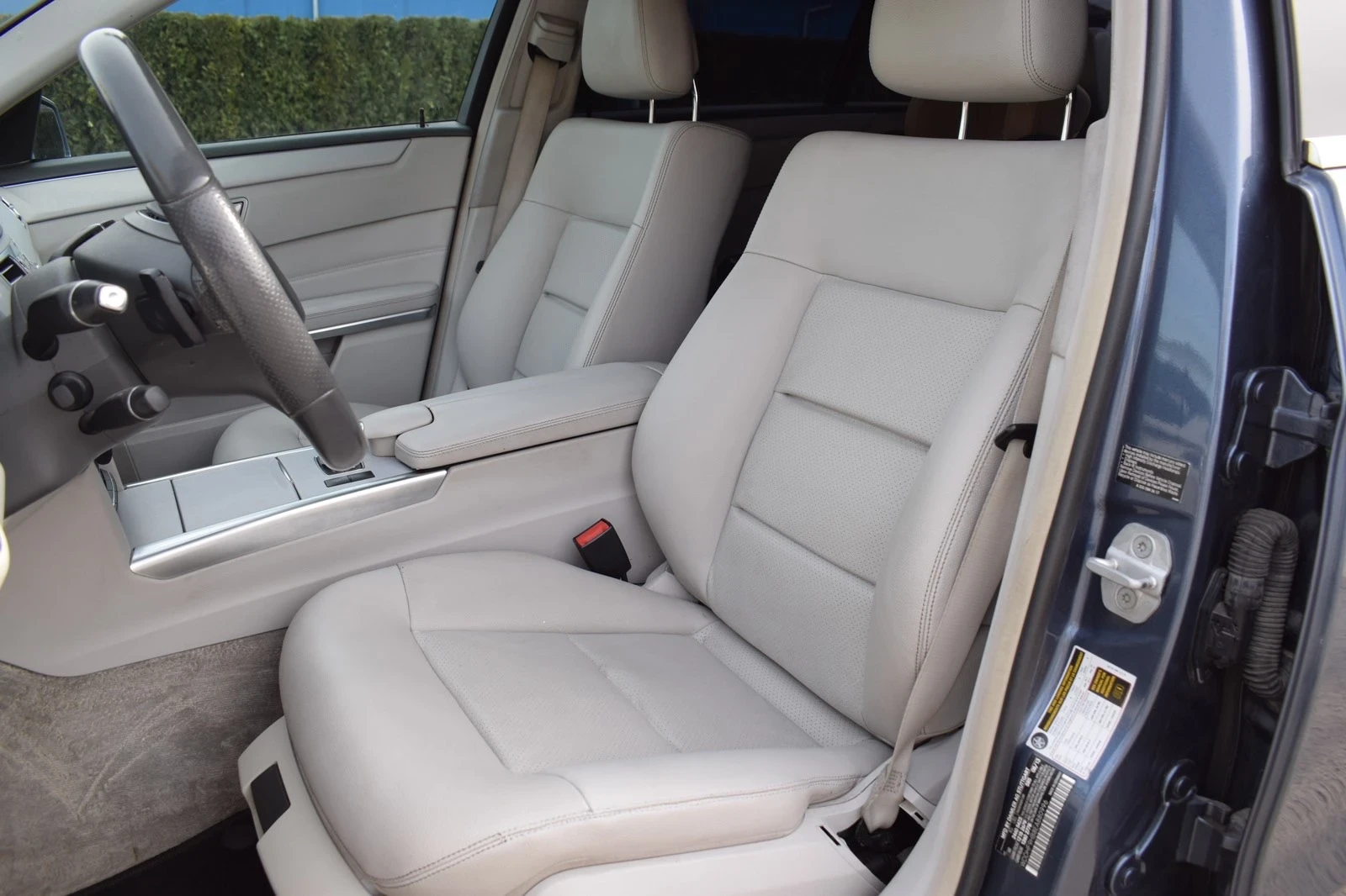 Mercedes-Benz E 250 4matic , LED , РЕАЛНИ КМ!!!, снимка 11 - Автомобили и джипове - 51103664