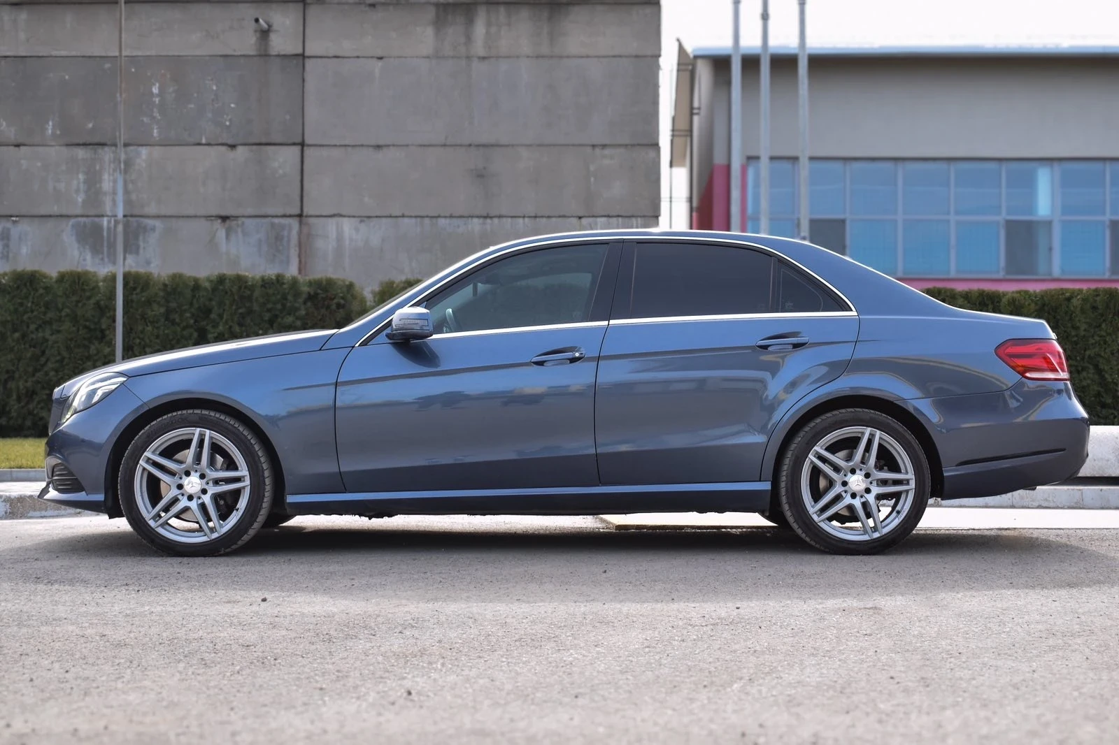 Mercedes-Benz E 250 4matic , LED , РЕАЛНИ КМ!!!, снимка 6 - Автомобили и джипове - 51103664