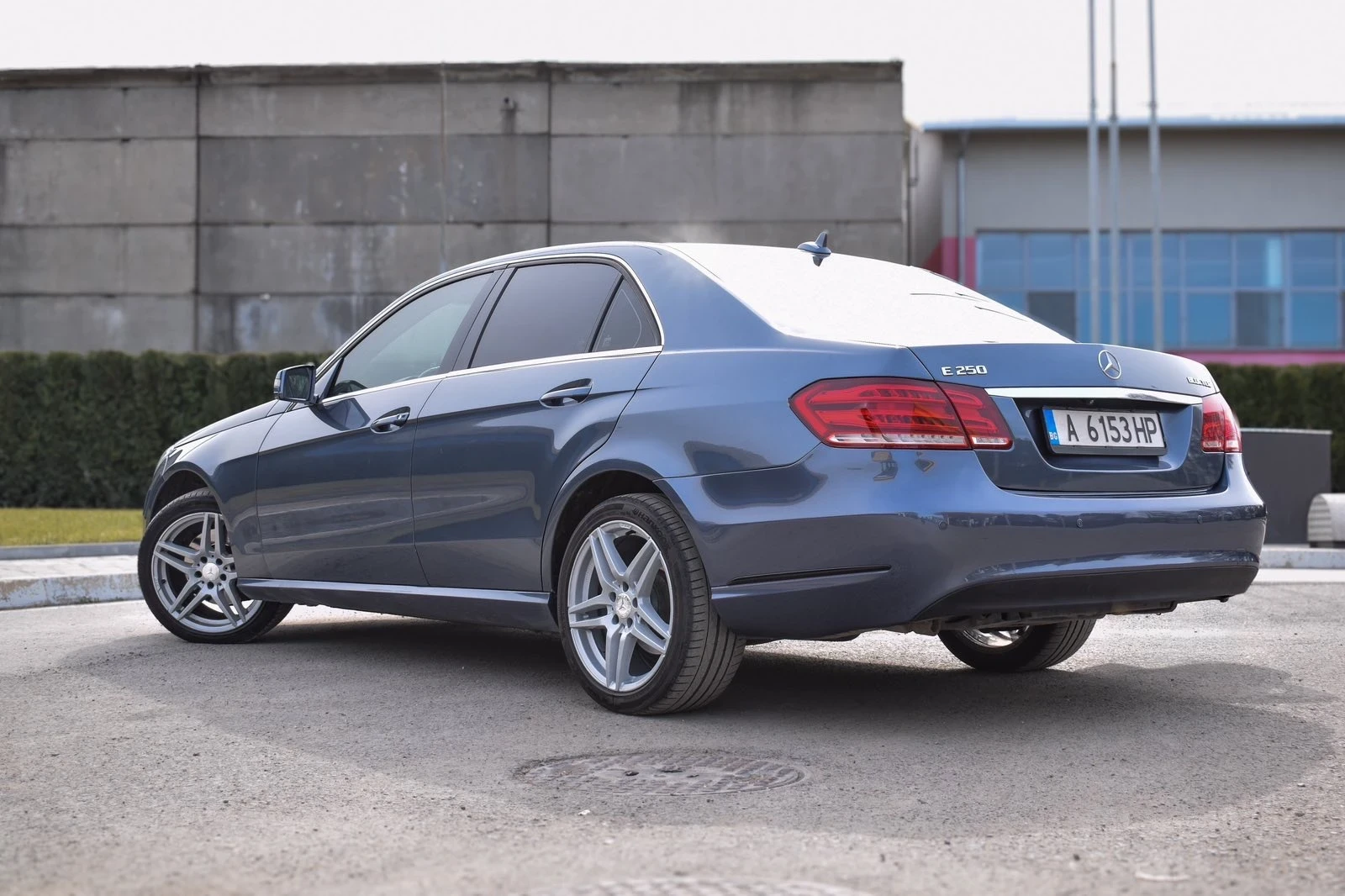 Mercedes-Benz E 250 4matic , LED , РЕАЛНИ КМ!!!, снимка 5 - Автомобили и джипове - 51103664