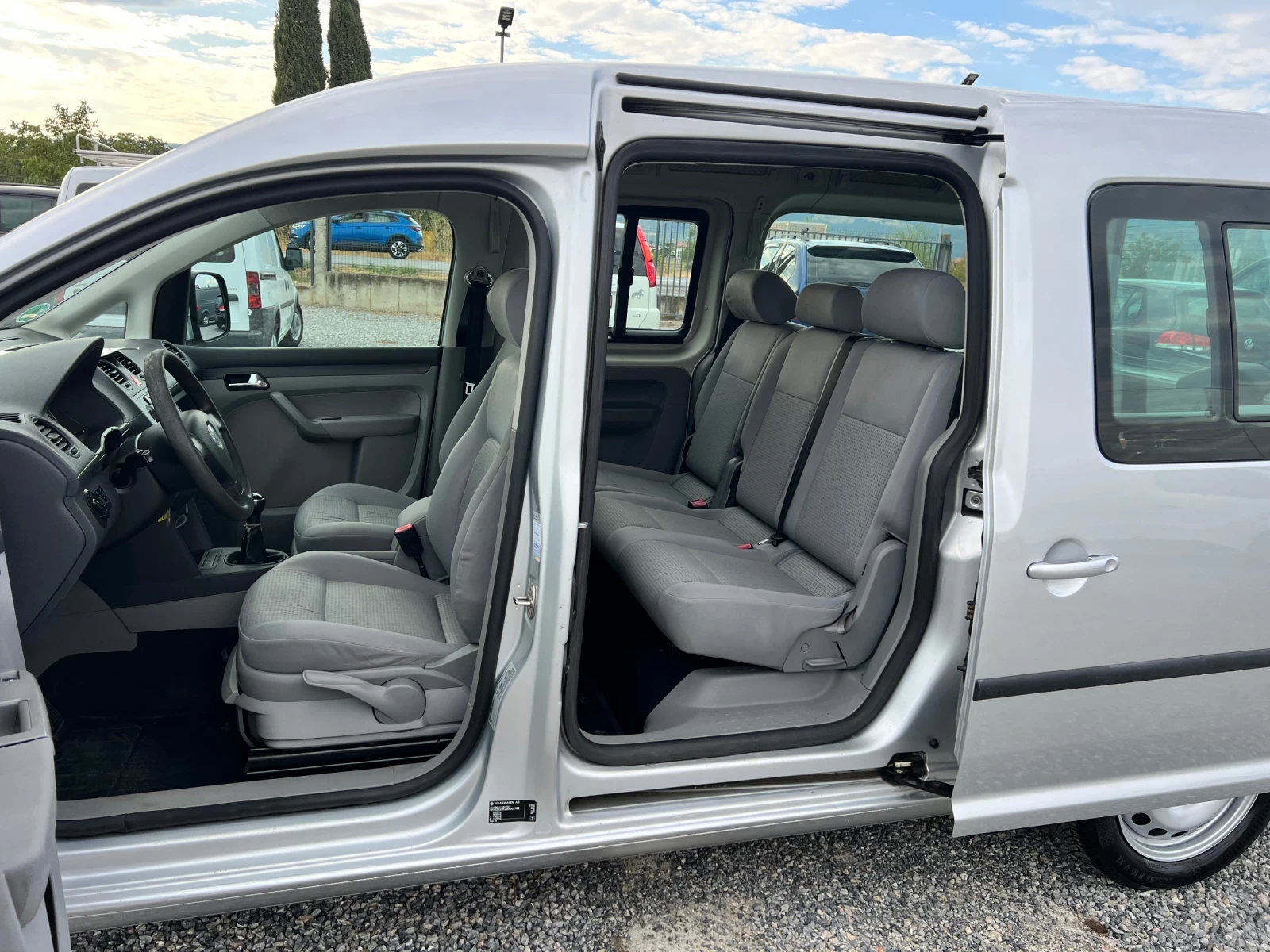 VW Caddy 5 МЕСТА МАКСИ - изображение 6