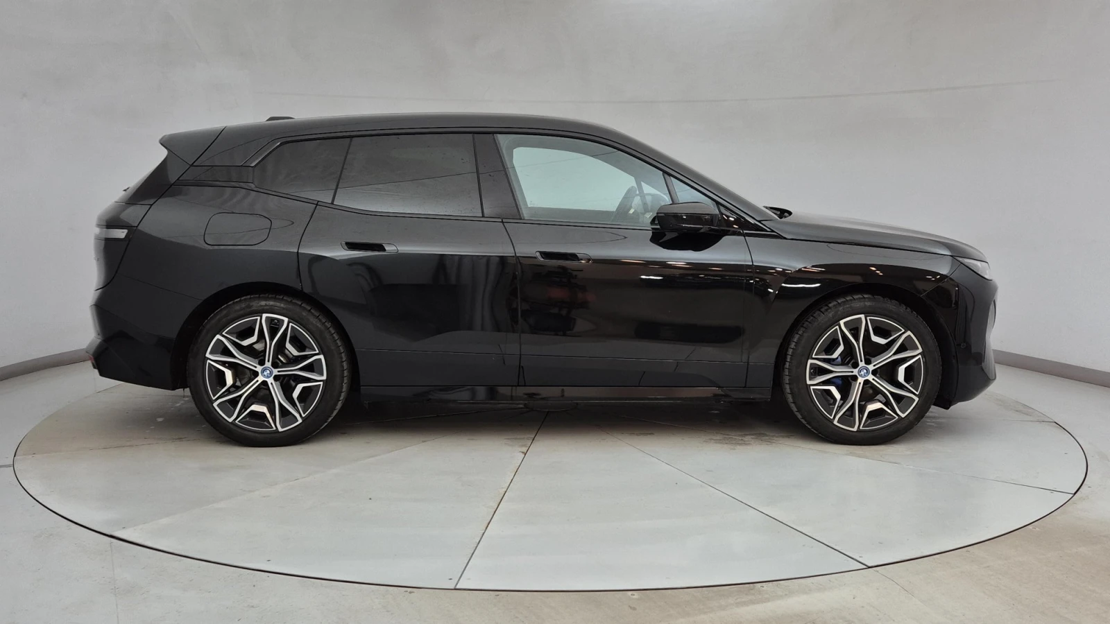 BMW iX  * 50 - xDrive* xDrive * АВТОФИНАНСИРАНЕ*  - изображение 4