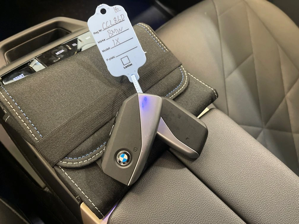 BMW iX  * 50 - xDrive* xDrive * *  | Mobile.bg   16