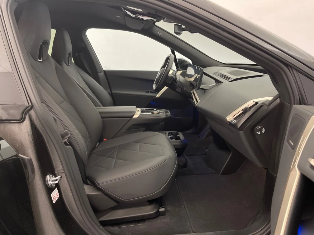 BMW iX  * 50 - xDrive* xDrive * АВТОФИНАНСИРАНЕ*  - изображение 10