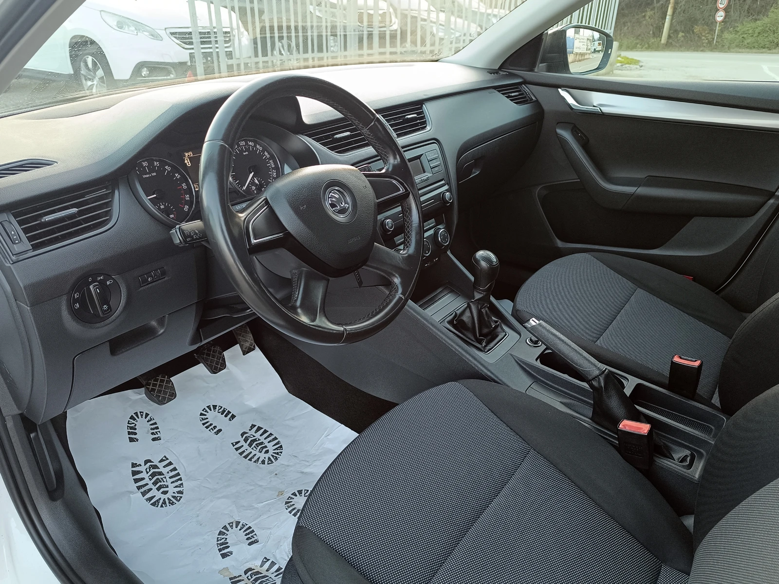 Skoda Octavia 1.6TDI 90k.c - изображение 9