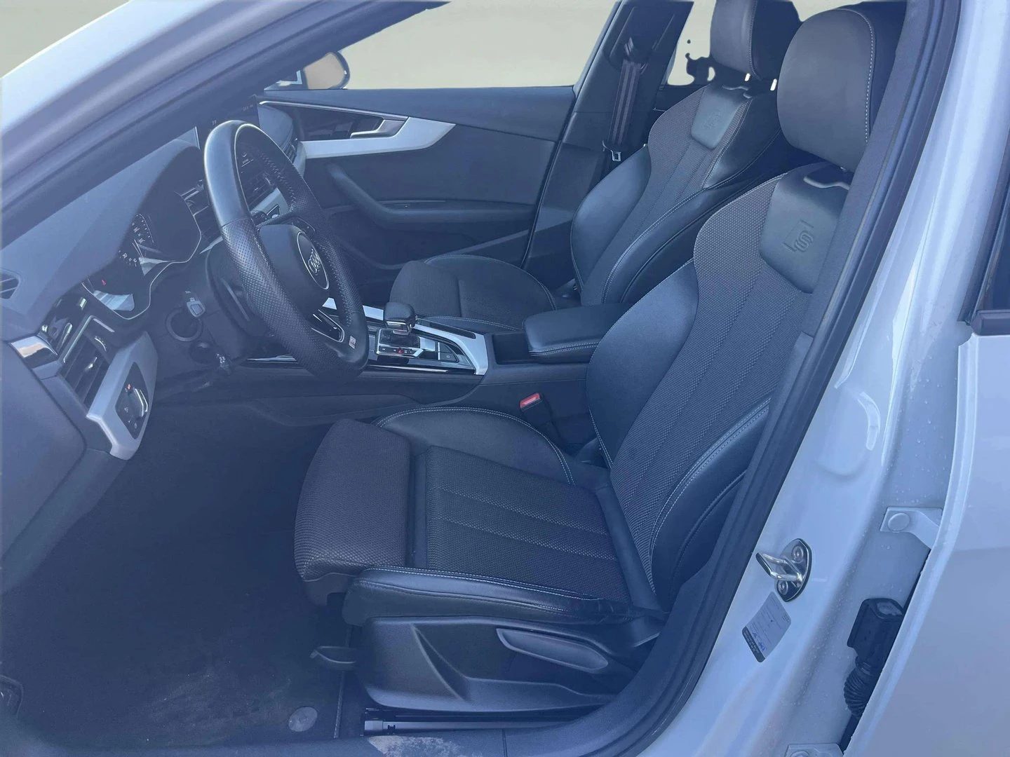 Audi A4 S line 40 TFSI - изображение 5