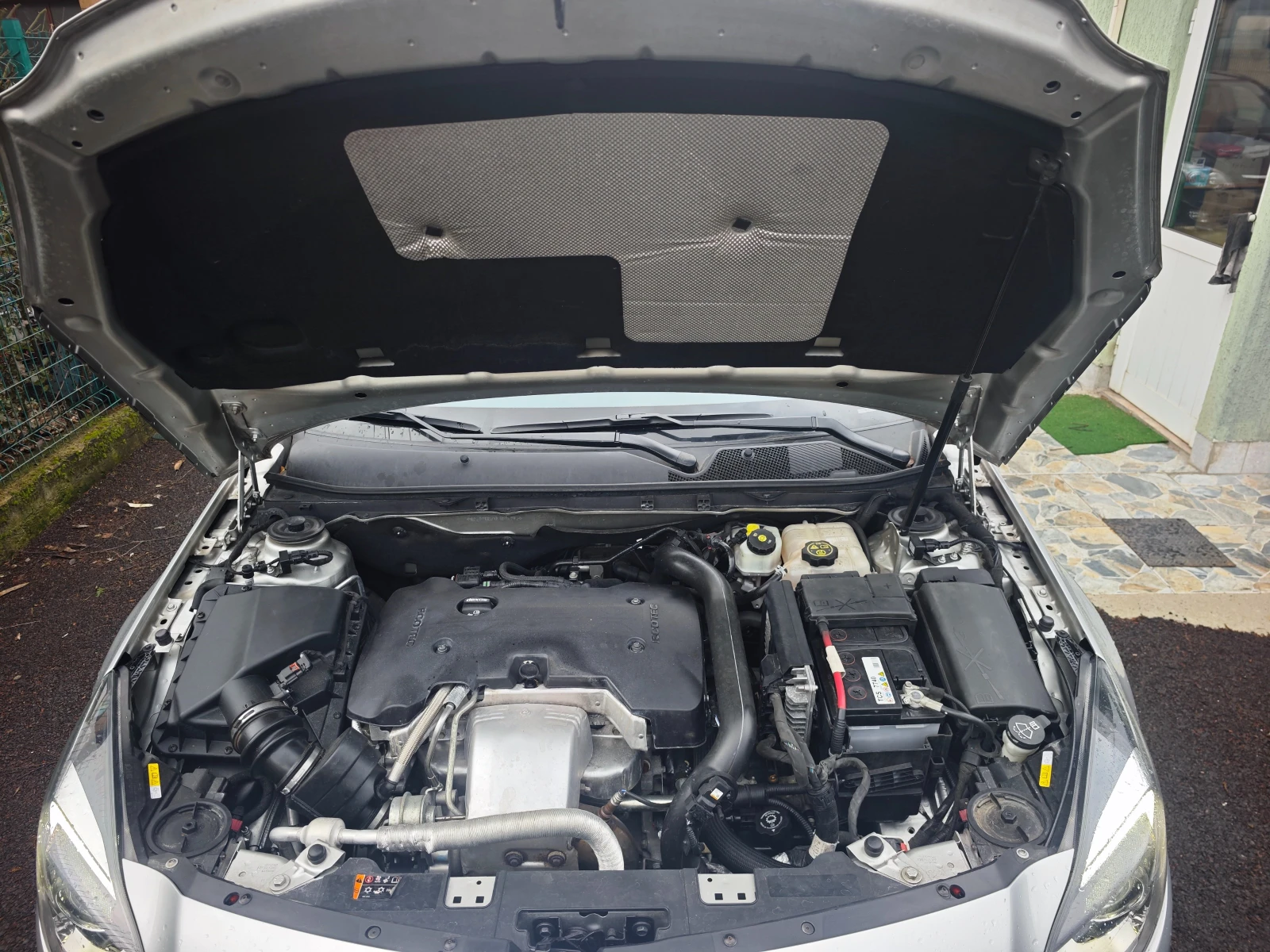 Opel Insignia 2.0Турбо-Бензин/Автоматик/4X4/Фейс/Нави/Камера, снимка 16 - Автомобили и джипове - 53792112